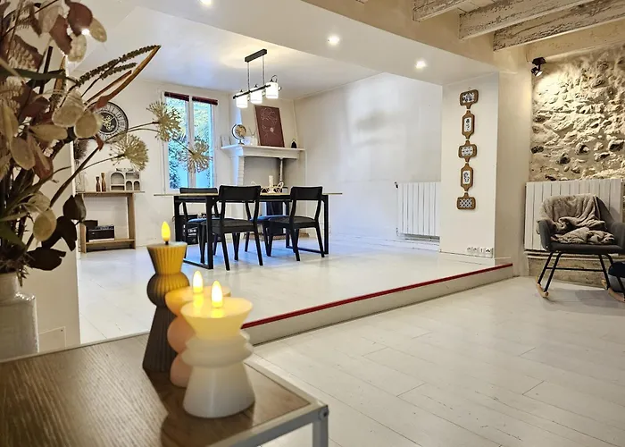 La Charmante Nyaraló